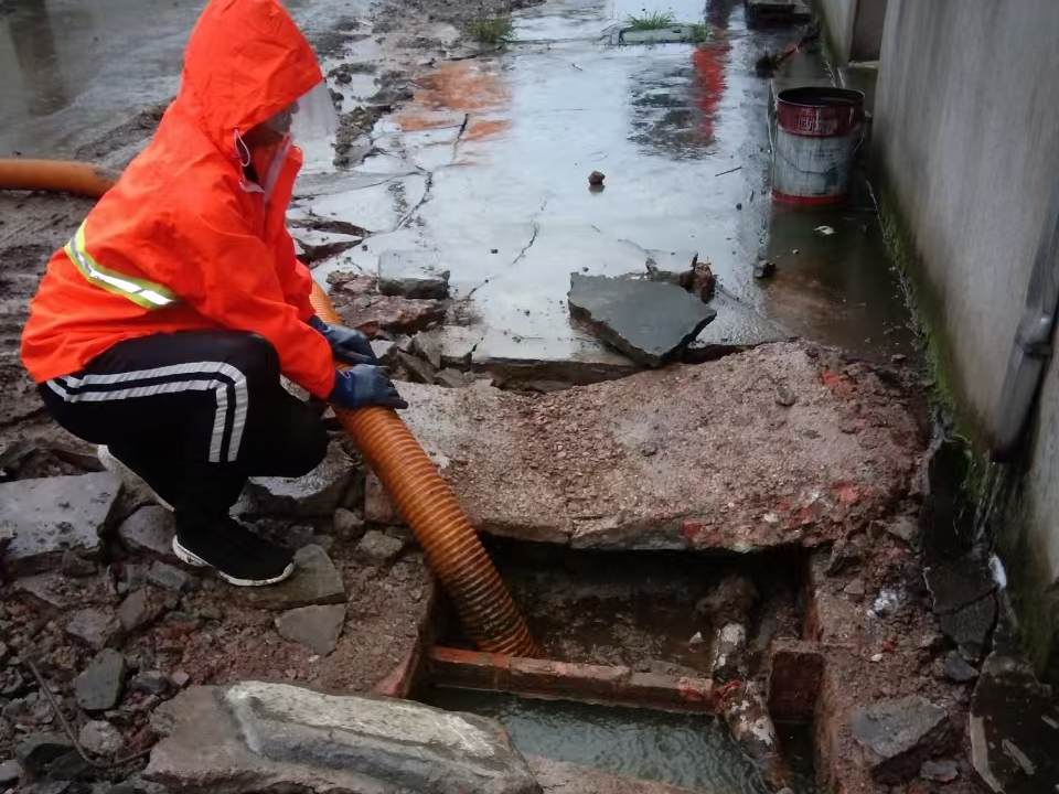 禹会专业清理污水池 炜誉市政以规范流程守护城市 “肠道”